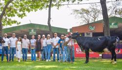 Catalina FIV gana el concurso lechero de Expocruz 2025 batiendo récord por segundo año consecutivo