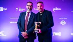 Nicola Liguori recibe el premio “Excelencia No Convencional 2025” de Forbes