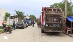 Trabajadores de aseo urbano en Santa Cruz inician un paro exigiendo la cancelación de sueldos
