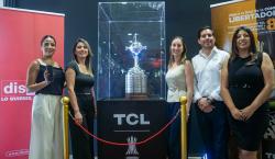El trofeo de la Libertadores llega a Santa Cruz y anuncian sorteo para estar en la final