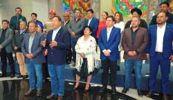 Arce se despide tras su gestión y pide perdón por los errores