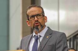 Camacho dice que federalismo de Paz es el camino