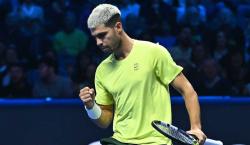 Alcaraz remonta y acaricia las semifinales de las ATP Finals