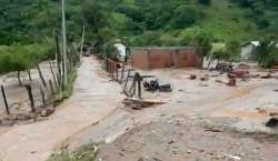 Evacúan a 15 familias de Cuevas ante rotura de ducto de gas en Samaipata