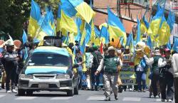 Caravana marcha en apoyo a Lara en La Paz; el Gobierno desconoce la “razón oculta” de la movilización