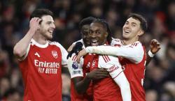 Arsenal acaba con el invicto del Bayern Múnich y es líder solitario