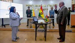 Wálter Germán Hoyos asume como gerente de la Caja Nacional de Salud