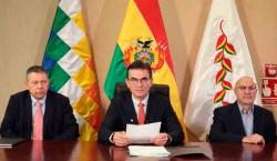 Paz promulga ley para elegir nuevos vocales del TSE y agradece a los actuales por su probidad