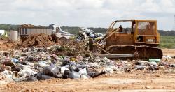 Concejal denuncia fallas en el manejo de los residuos en el vertedero municipal