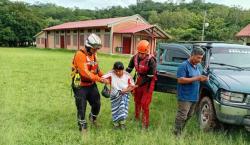 Reactivan envío de ayuda por vía terrestre y hallan más víctimas de riadas