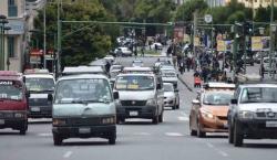 Este lunes en La Paz: el transporte público funciona, pero los cobros excesivos generan indignación