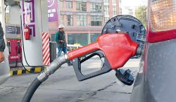 Ministro afirma que demanda por diésel cayó en el país en 30% y esto influirá en el contrabando