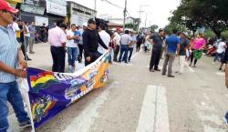 Santa Cruz: Micreros demandan aumento del pasaje a Bs 4,58 y bloquean acceso a la Quinta Municipal