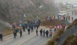 Bloqueos de la COB ya son 43 y abarcan seis departamentos

