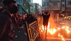 En Irán queman mezquitas; el país vive las mayores protestas desde la caída del sha en 1979