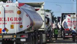 El decreto 5516 fija y estabiliza los precios de los carburantes y congela salarios en el sector público