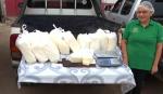 Para evitar pérdidas por los bloqueos, productores ofrecen queso directo al consumidor en Santa Cruz