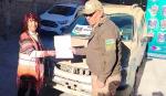 Identifican un vehículo robado en una fila por gasolina en Caranavi y lo restituyen a su propietaria