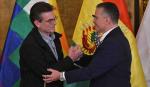Rodrigo Paz posesiona a Ernesto Justiniano como ministro de Defensa