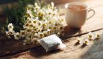 Por qué recomiendan tomar té de manzanilla antes de dormir, según expertos