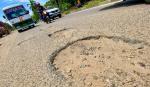 ABC ejecuta bacheo en la Doble Vía a La Guardia, pero advierte que la carretera necesita reconstrucción