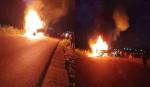 Camión cargado de gaseosas se incendia en la carretera Santa Cruz-Cochabamba