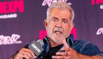 Mel Gibson se disculpa tras burlarse de una intérprete de lenguaje de señas