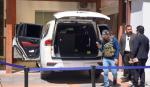 Hallan tres armas en otro vehículo que utilizaba el ex fiscal general Roger Mariaca