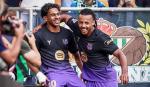 Barcelona golea al Betis y mantiene su paso perfecto en La Liga