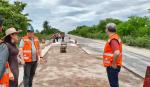 ABC realiza reparación de baches en la carretera Carmen Rivero Tórrez-Puerto Suárez